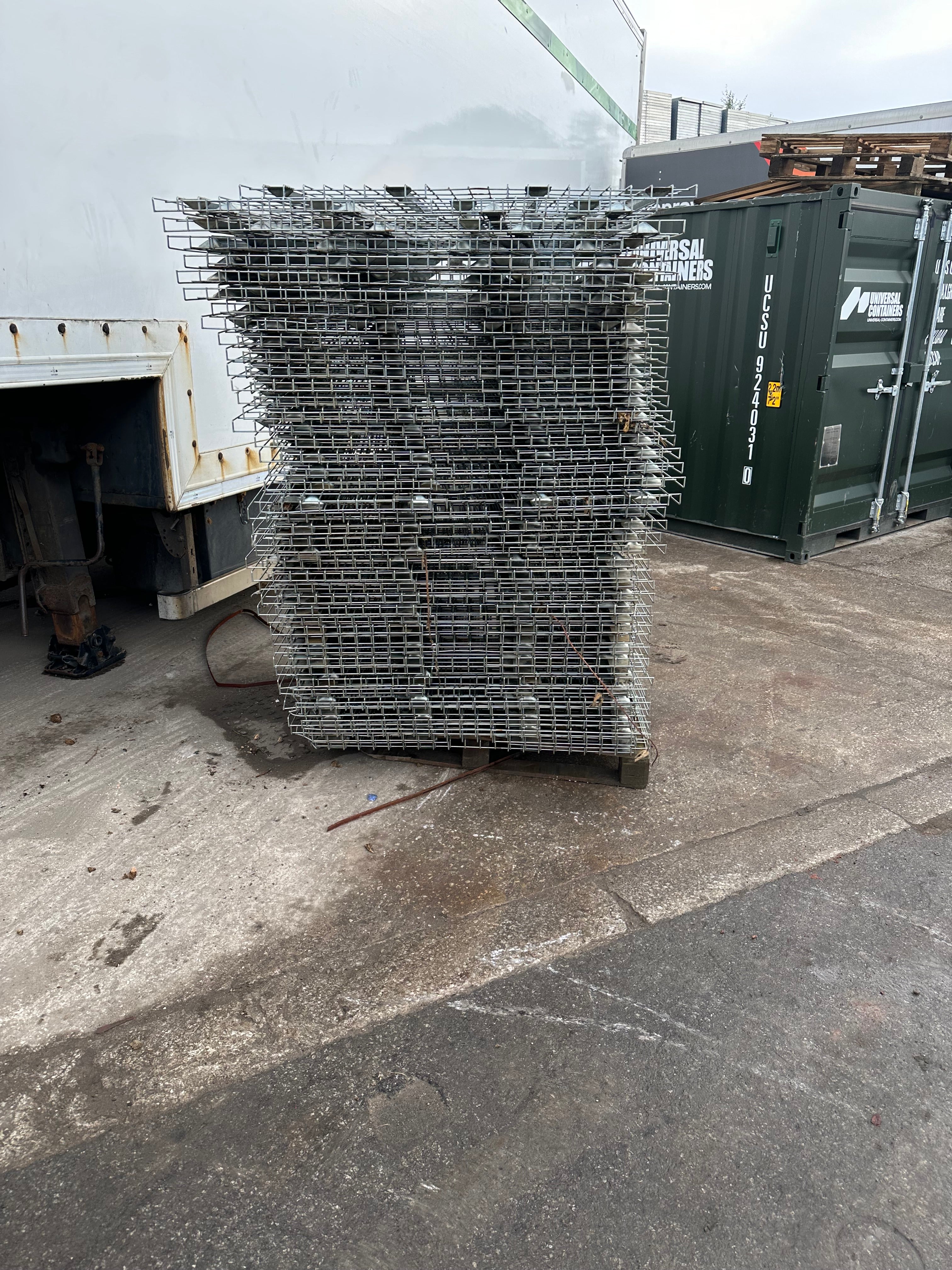 Used Mesh Panel Decking - 1120mm x 1120mm - Flooring - Cracking Racking