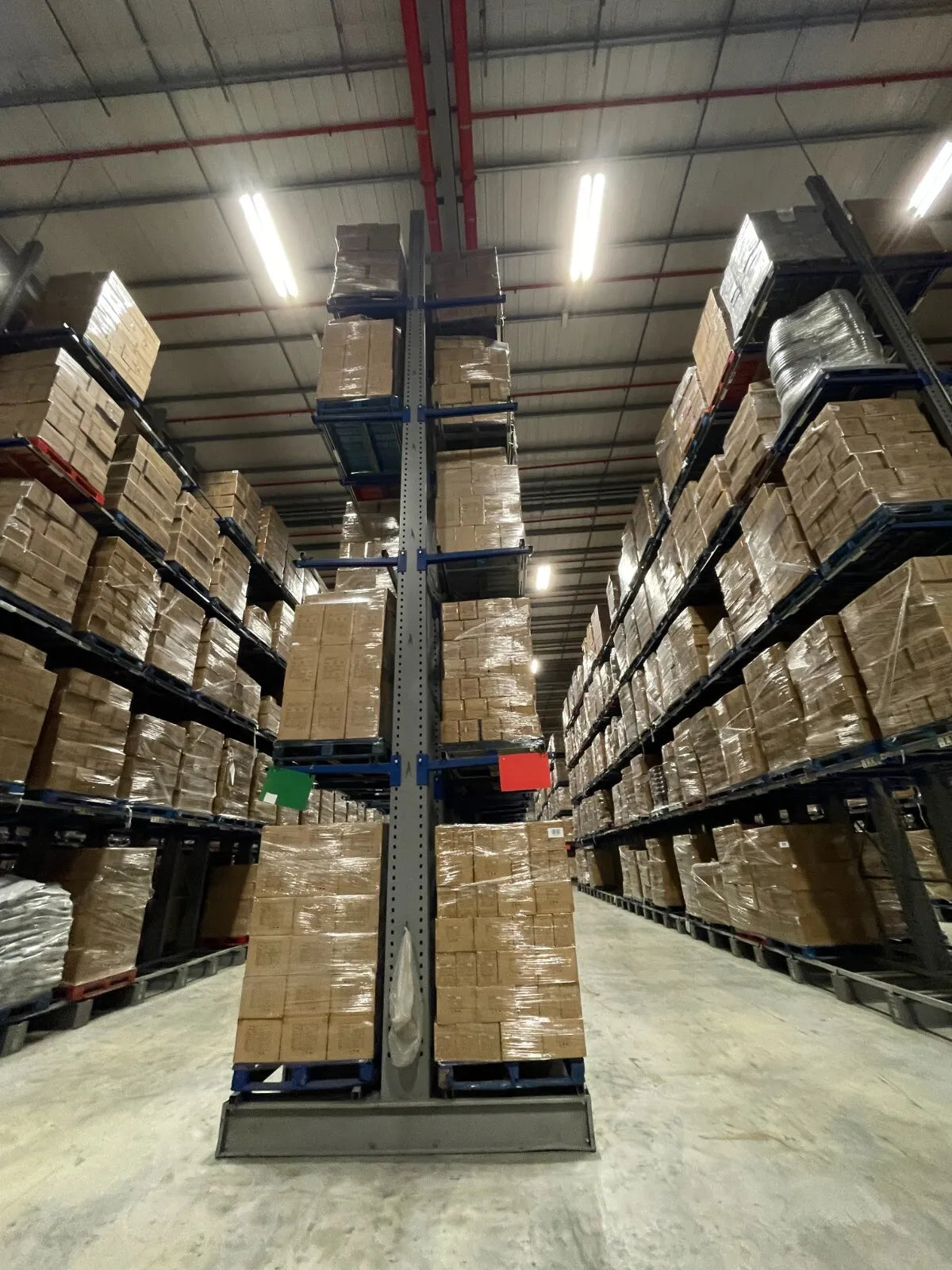 Used Cantilever Racking - 10 Joined Bays - 80 Arms - 5M High - Used Cantilever Racking - Cracking Racking