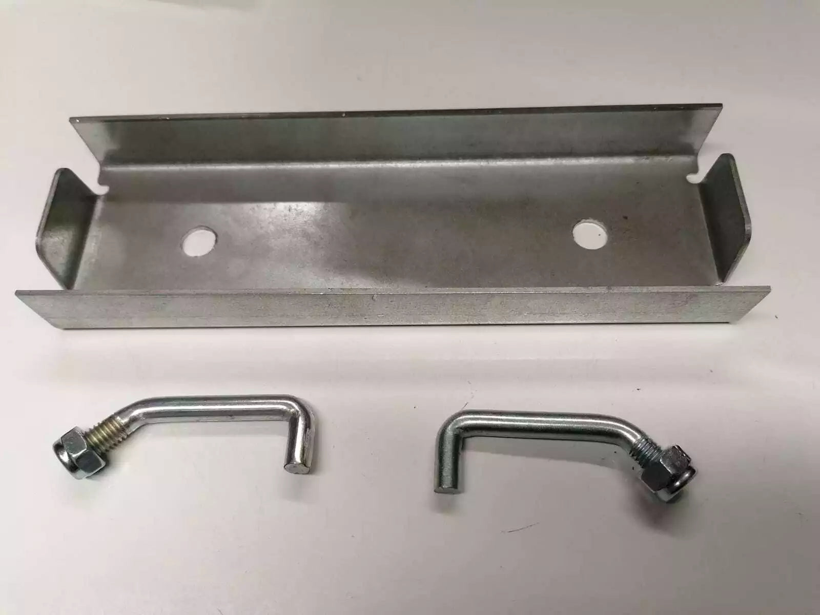 Used Apex Row Spacers – 200mm Galvanised Steel for Pallet Racking - Racking Components - Cracking Racking