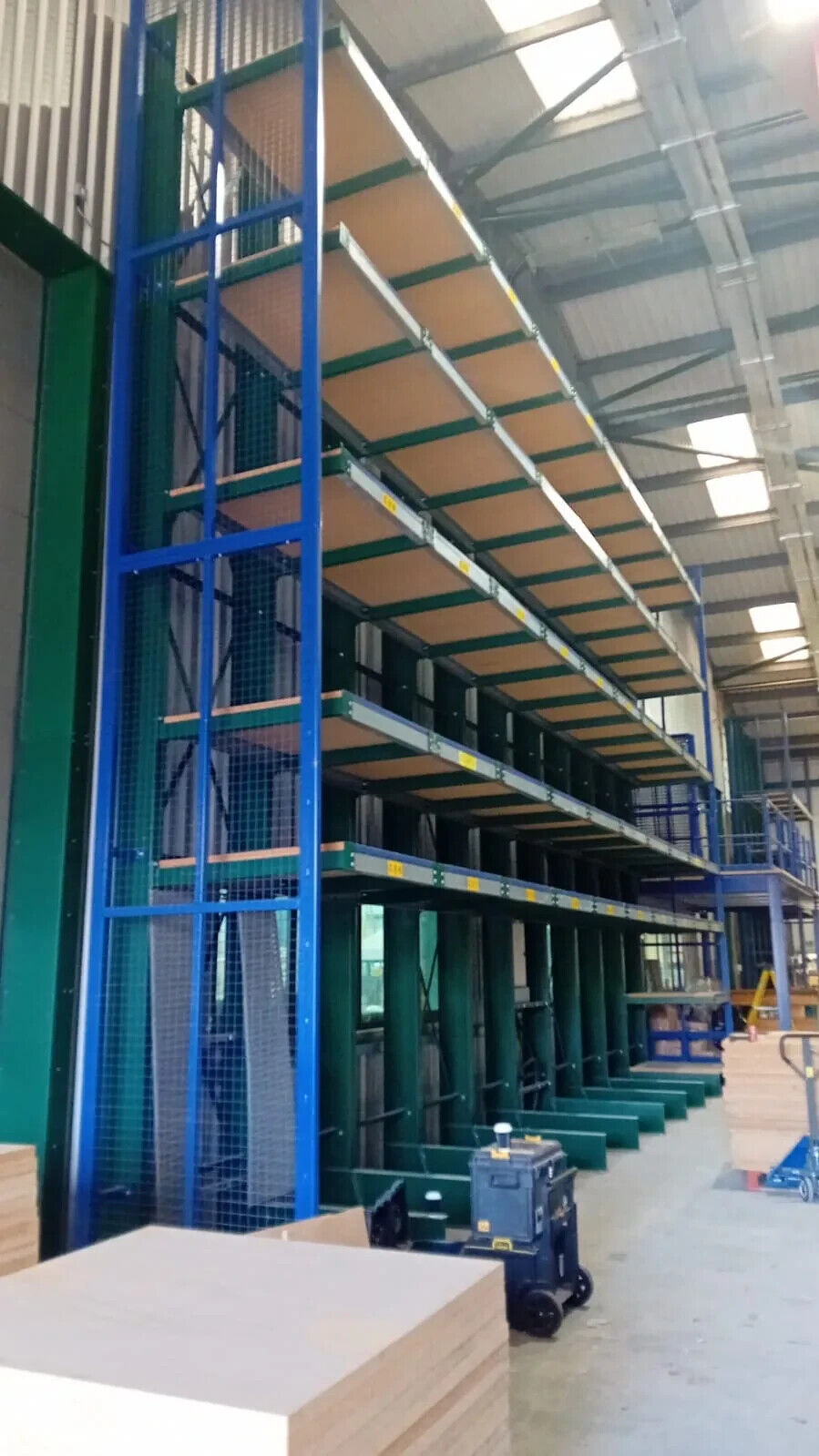  - Used Cantilever Racking - Cracking Racking