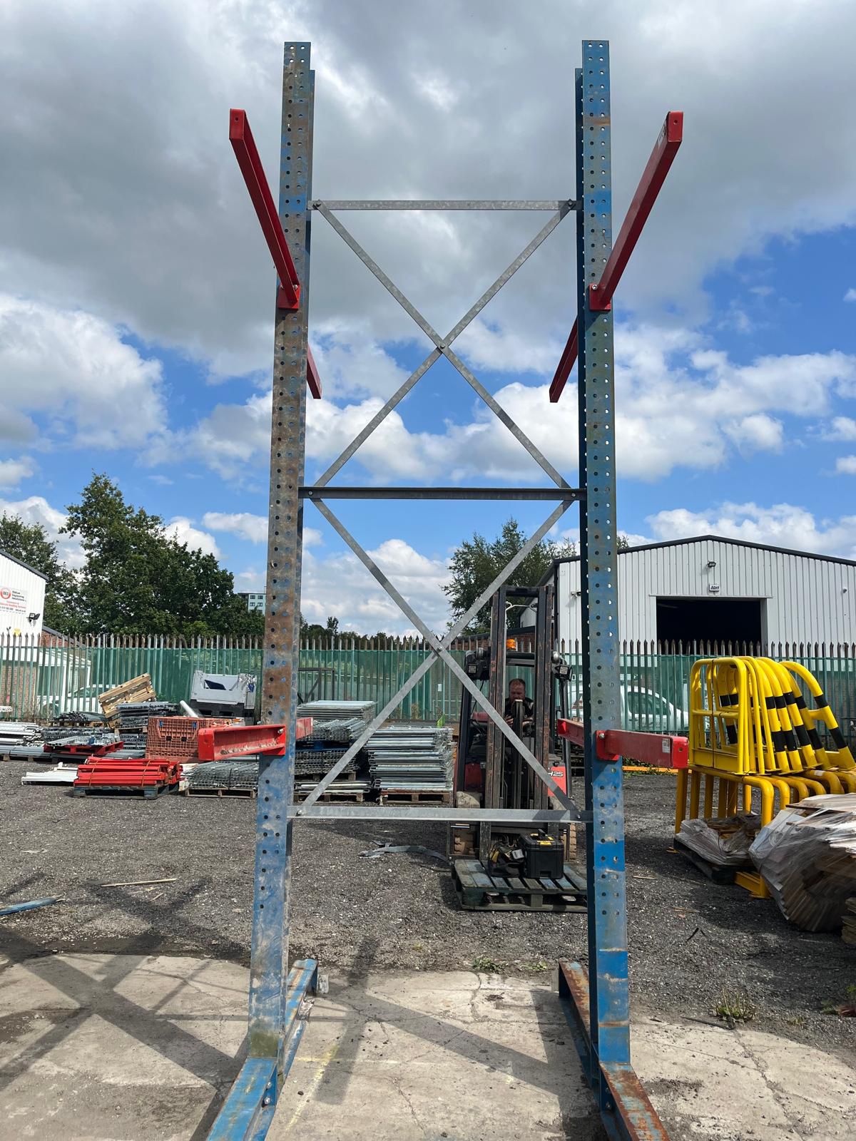 Used Single-Sided Cantilever Racking - 1 Bay, 5M, 4 Levels - Used Cantilever Racking - Cracking Racking