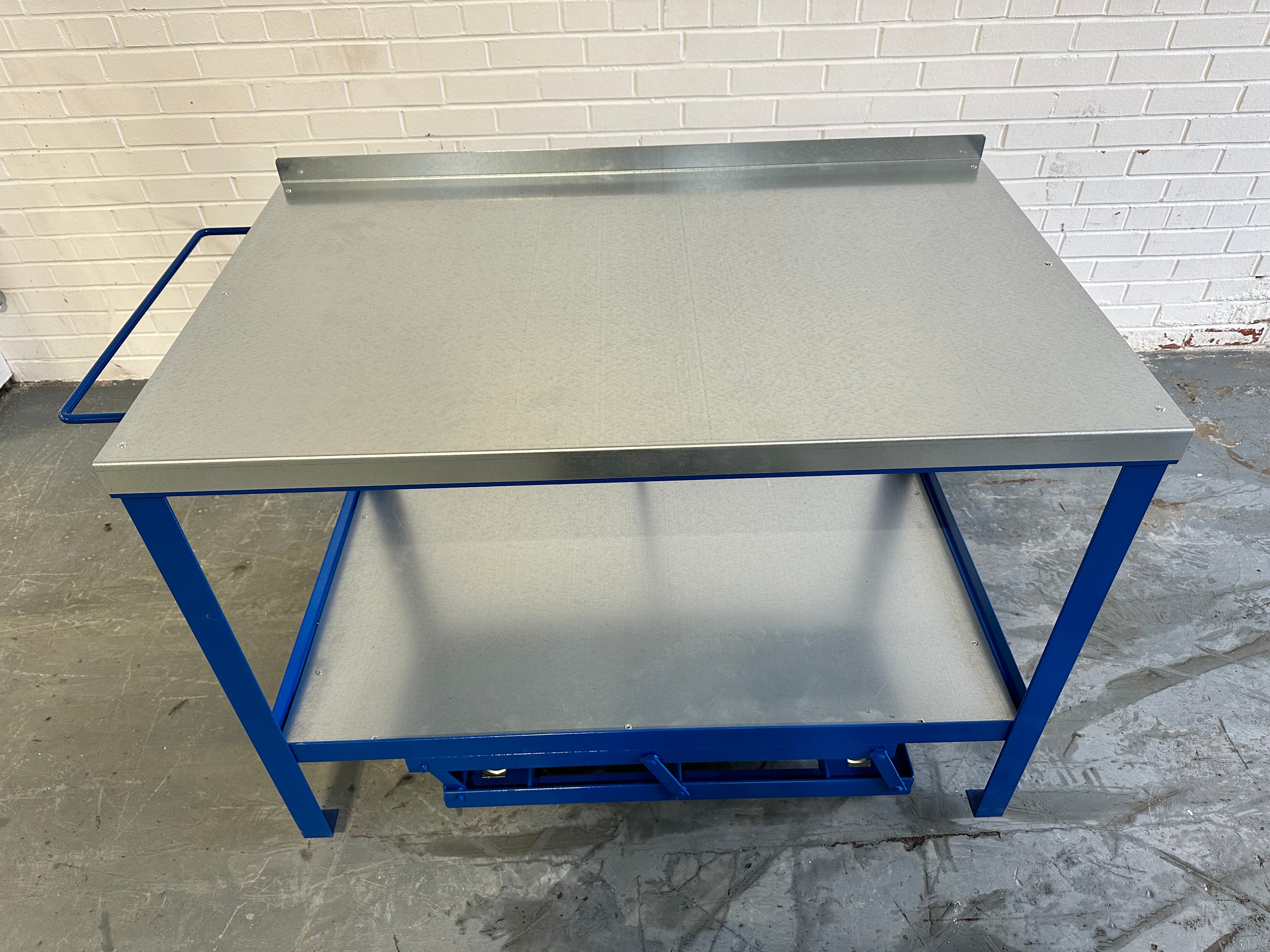 - Mobile Work Bench - Cracking Racking