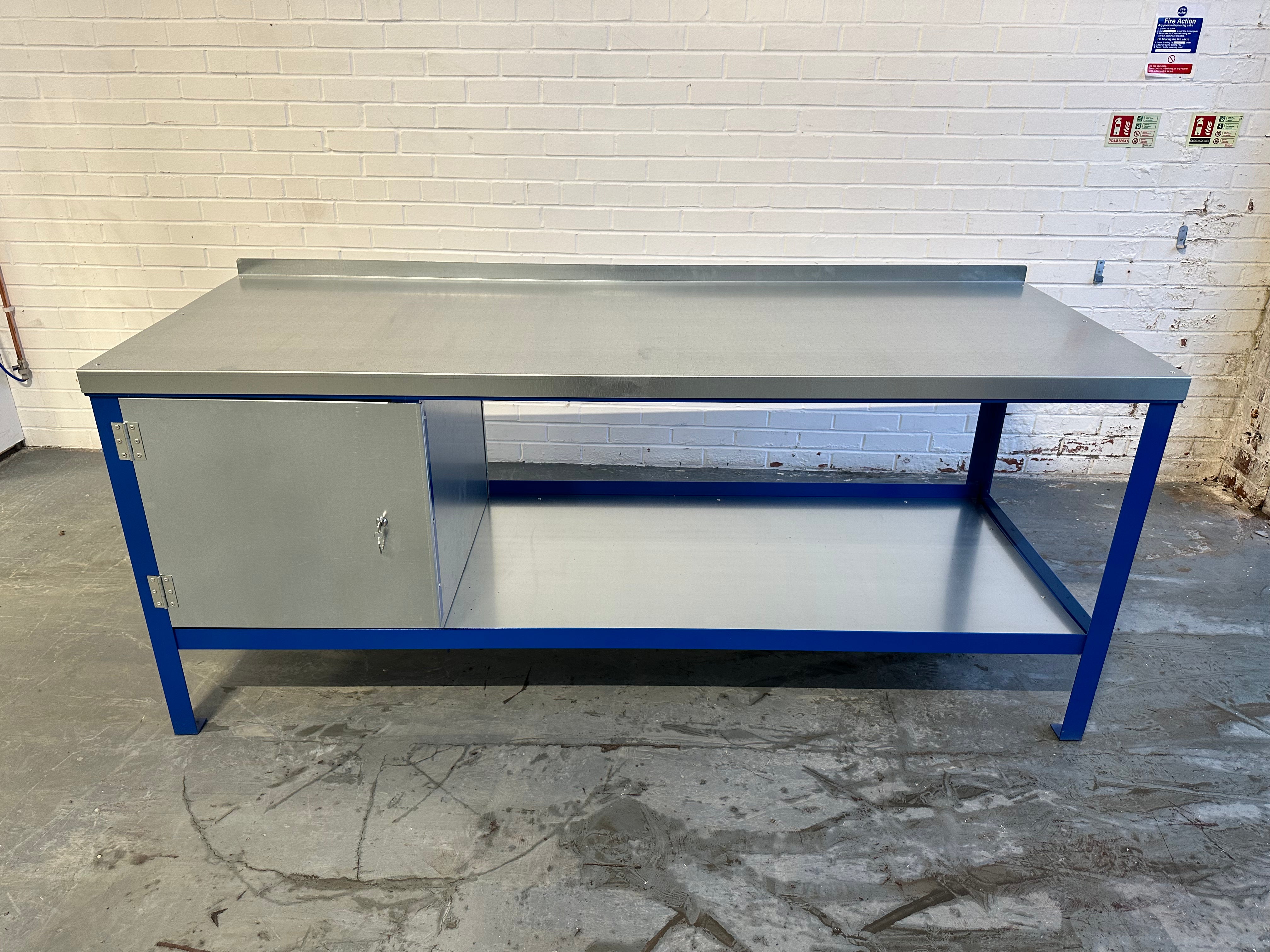 Steel workbench on wheels deals